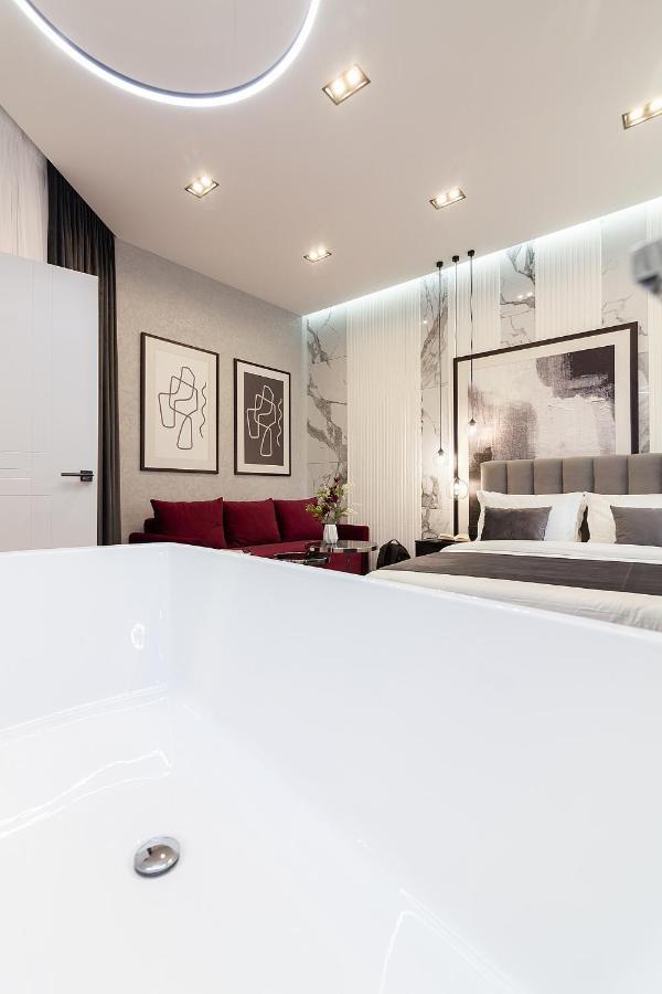 Lovely Apartment On Drahomanova Street ลวีฟ ภายนอก รูปภาพ