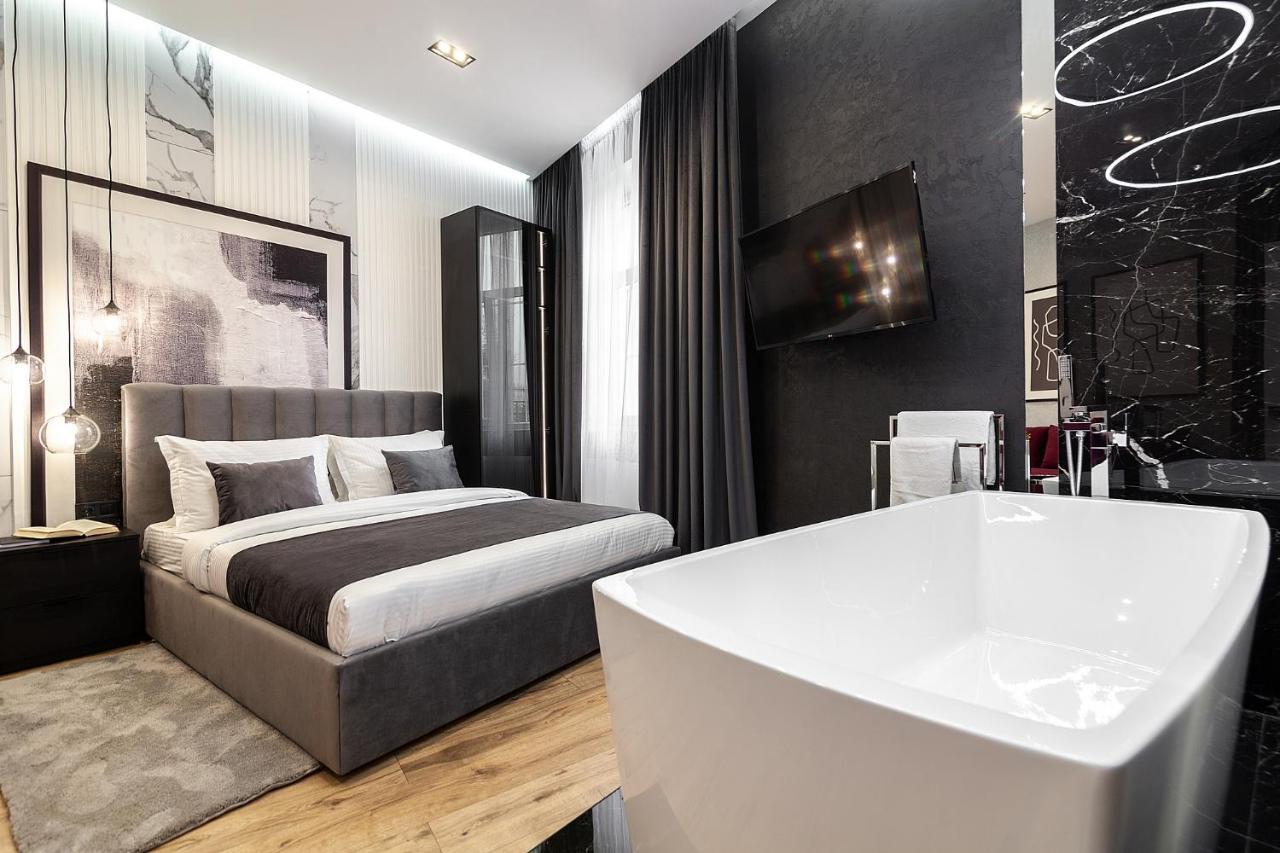 Lovely Apartment On Drahomanova Street ลวีฟ ภายนอก รูปภาพ