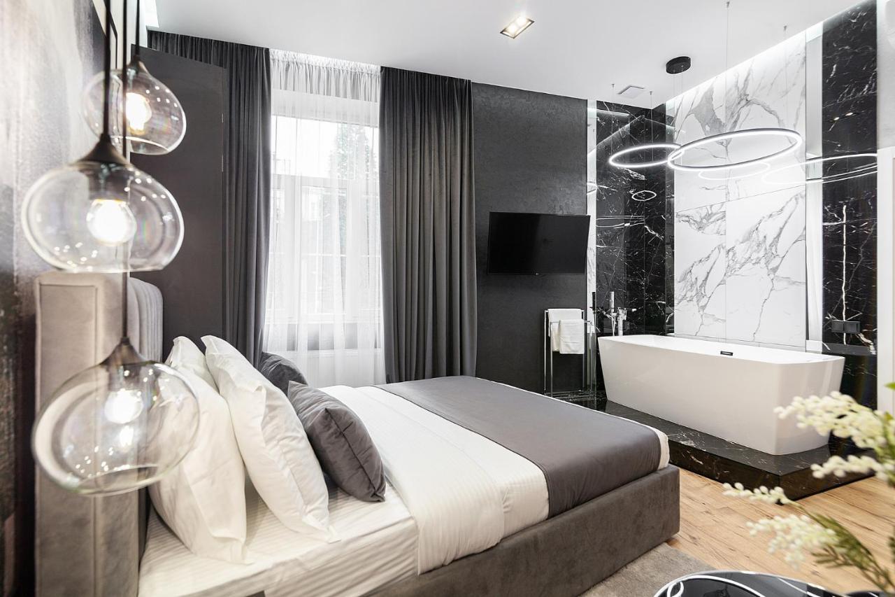 Lovely Apartment On Drahomanova Street ลวีฟ ภายนอก รูปภาพ