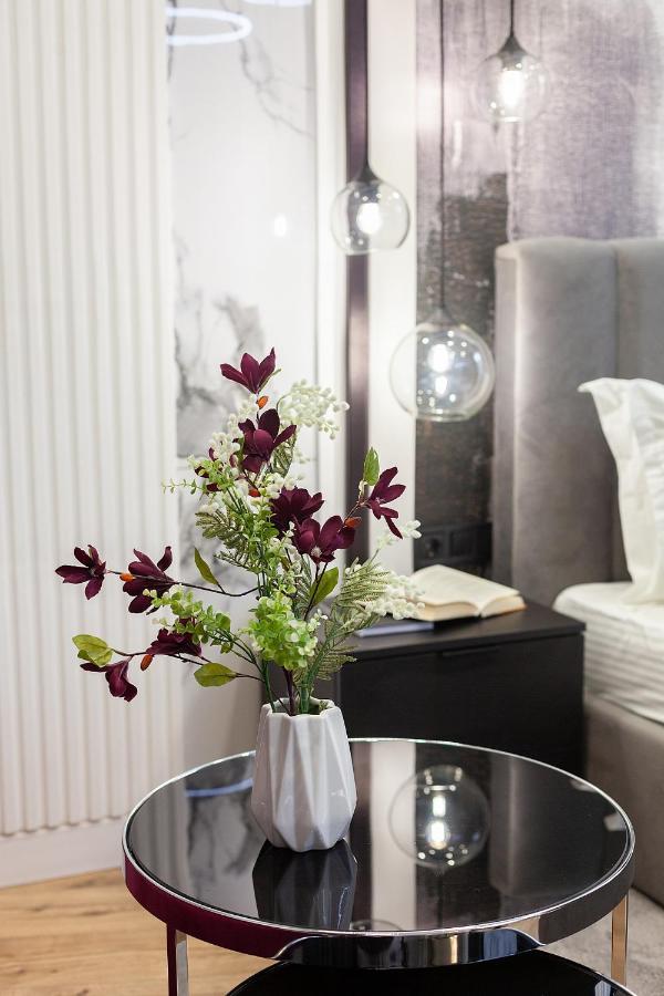 Lovely Apartment On Drahomanova Street ลวีฟ ภายนอก รูปภาพ