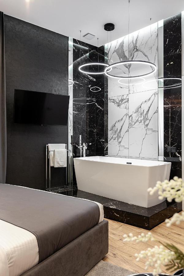 Lovely Apartment On Drahomanova Street ลวีฟ ภายนอก รูปภาพ
