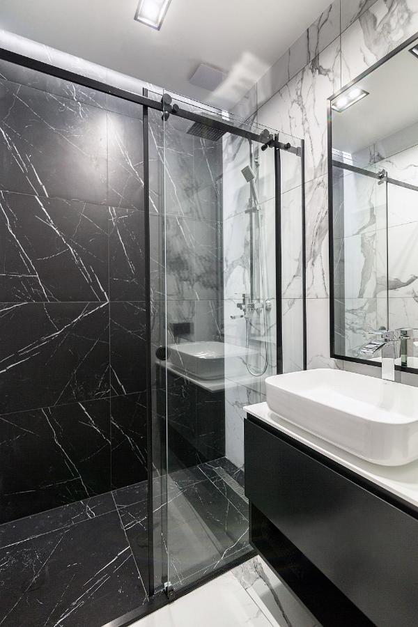 Lovely Apartment On Drahomanova Street ลวีฟ ภายนอก รูปภาพ