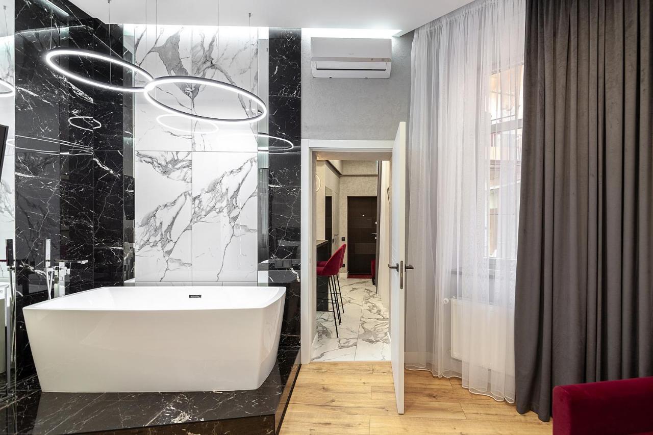 Lovely Apartment On Drahomanova Street ลวีฟ ภายนอก รูปภาพ