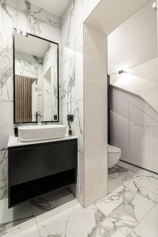 Lovely Apartment On Drahomanova Street ลวีฟ ภายนอก รูปภาพ